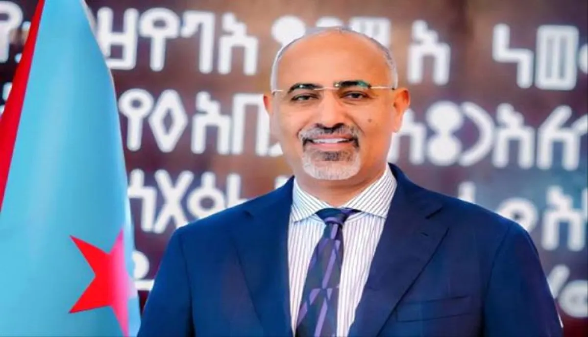 الزُبيدي يستأنف الاتصالات ويُعِد لإعادة هيكلة الانتقالي