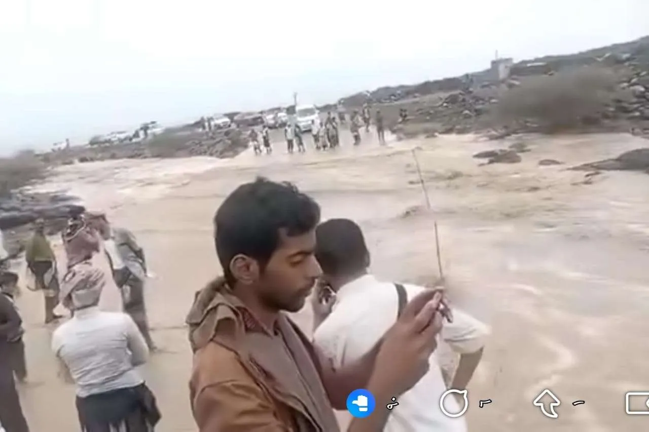 عاجل: سيول تقطع الخط الدولي العرقوب – شقرة بأبين