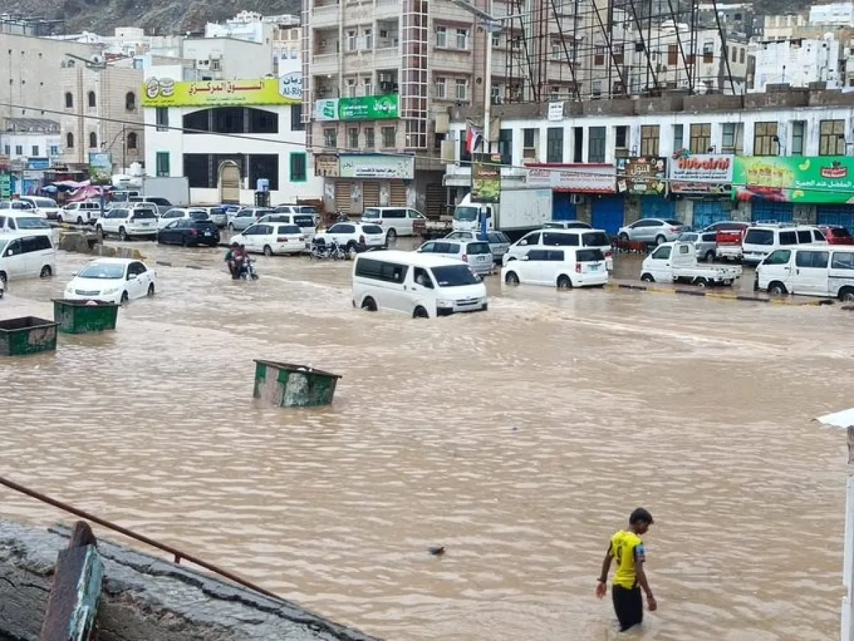 الأمطار توقف الدراسة في جميع المرافق التعليمية بمحافظة حضرموت 