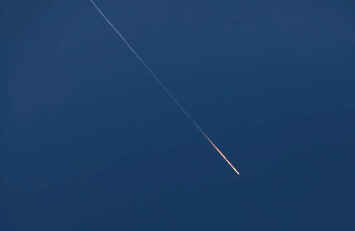 جيش الاحتلال الإسرائيلي يقول إنه يتصدّى لصاروخ أُطلق من اليمن