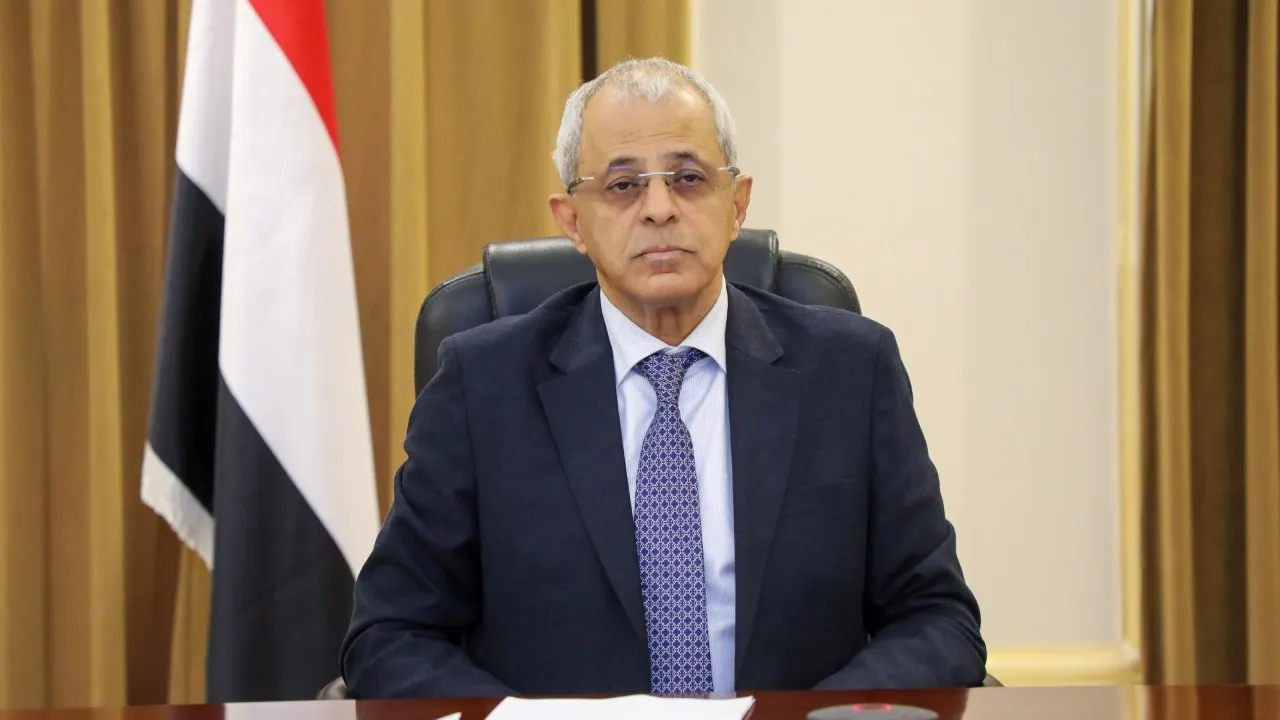 اليمن يجدد تضامنه الكامل مع الدول العربية أمام الاعتداءات الإيرانية