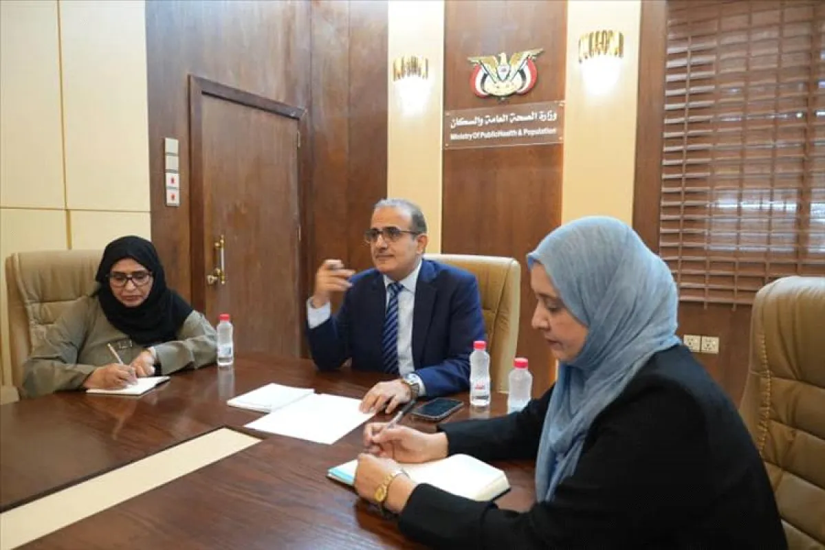 وزير الصحة يبحث مع نائب رئيس البعثة  رئيس قسم التنمية بالسفارة الهولندية لدى بلادنا سبل تعزيز التعاون الصحي