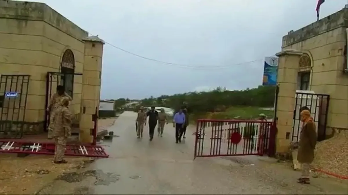 أمن وجمرك منفذ يمني حدودي مع سلطنة عمان يضبط جهاز تعدين عملات رقمية ليرتفع العدد إلى 16 جهازًا