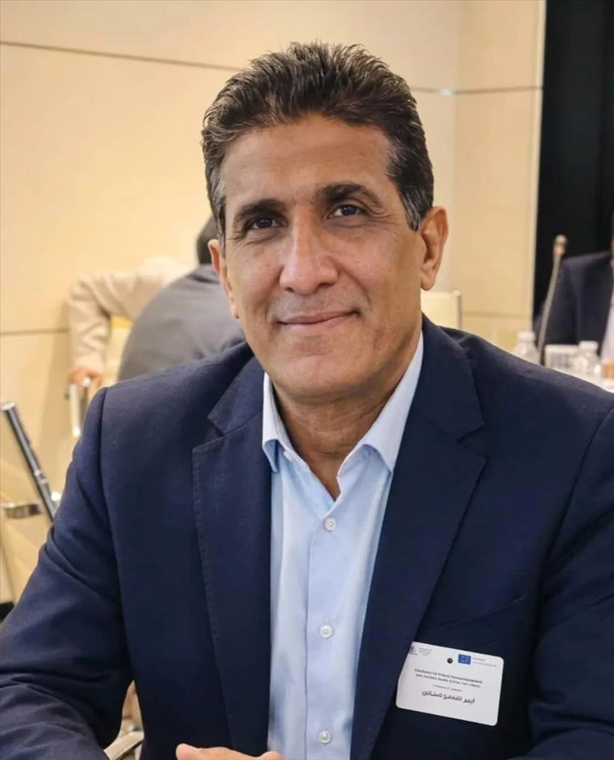 عارف ناجي: إذا كان الانتقالي عائقًا.. فلماذا لا تُطبق المعايير على بقية القوى !!