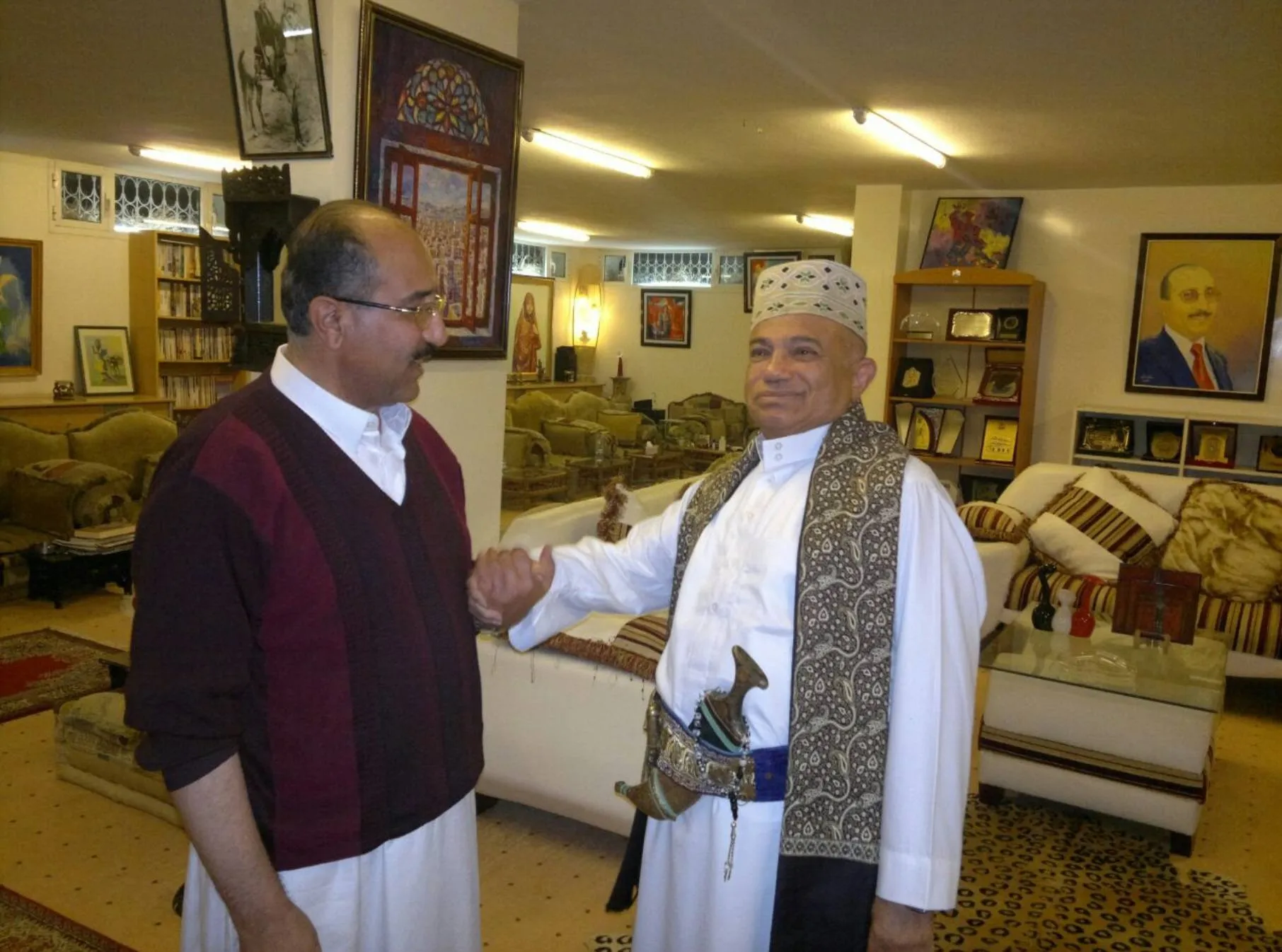 من هو شيخ عدن الذي سحر أم كلثوم وكانت تستقبله في منزلها كل عام ؟