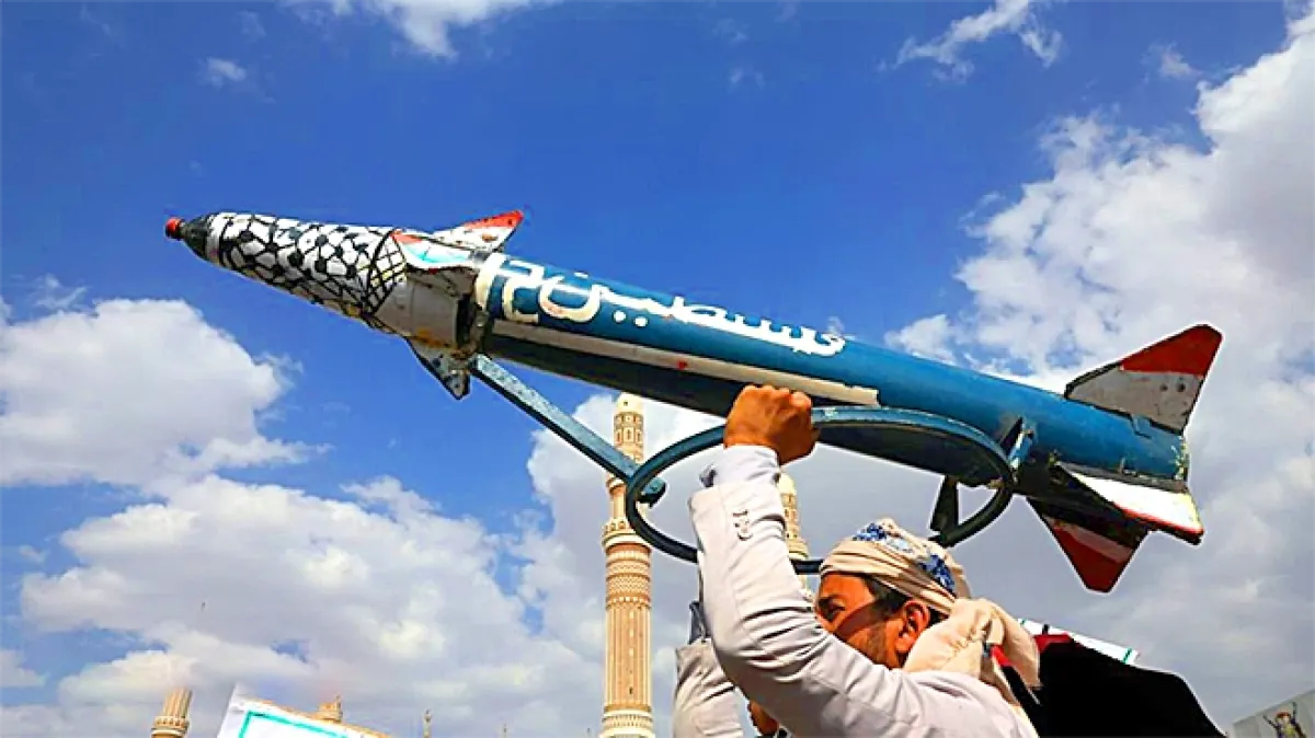 إيران تستهلك ورقتها الأخيرة.. الحوثي يدفع اليمن إلى هاوية الحرب