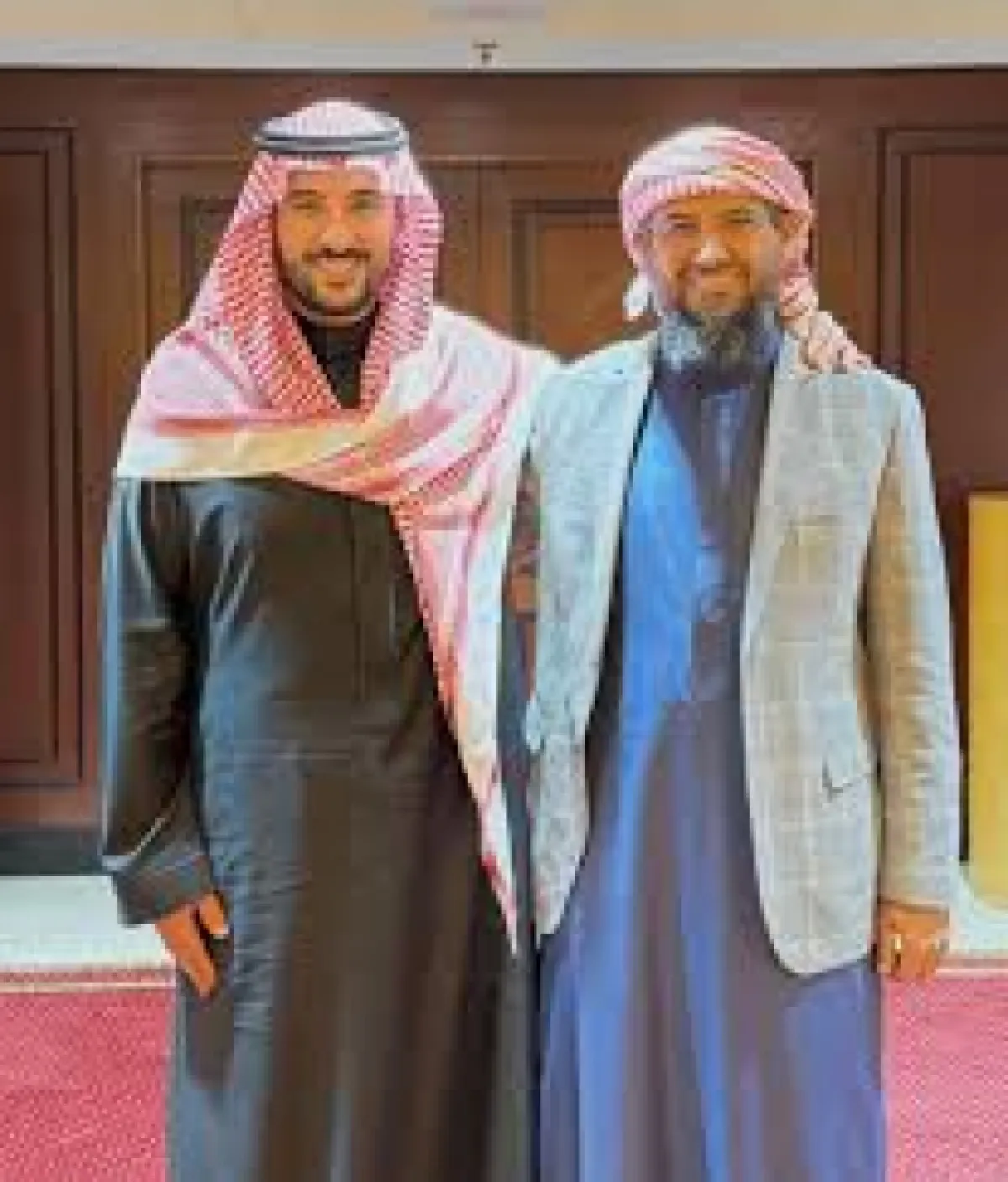 من القصف إلى بيان الحل وإغلاق المقرات.. المحرّمي يقود مسار تفكيك الانتقالي من الرياض إلى عدن