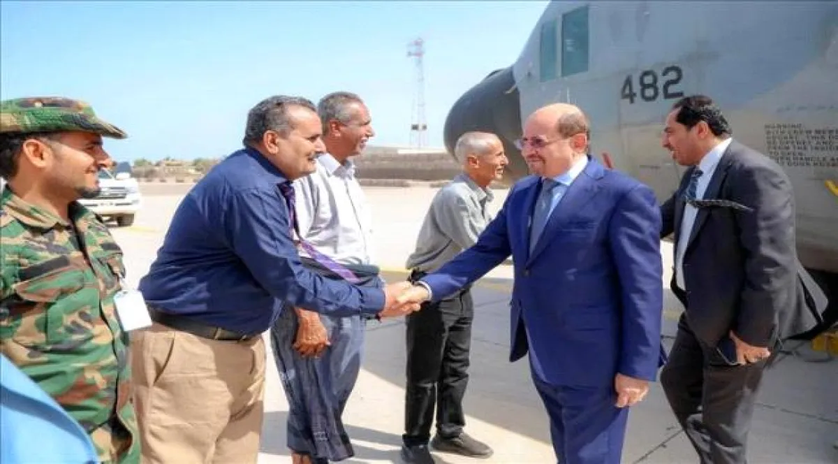 رئيس الوزراء وعدد من الوزراء يصلون إلى عدن