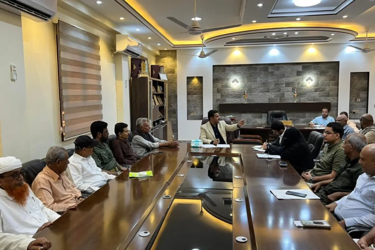 اجتماع المكتب التنفيذي بمديرية الشيخ عثمان يناقش أداء المكاتب الخدمية .