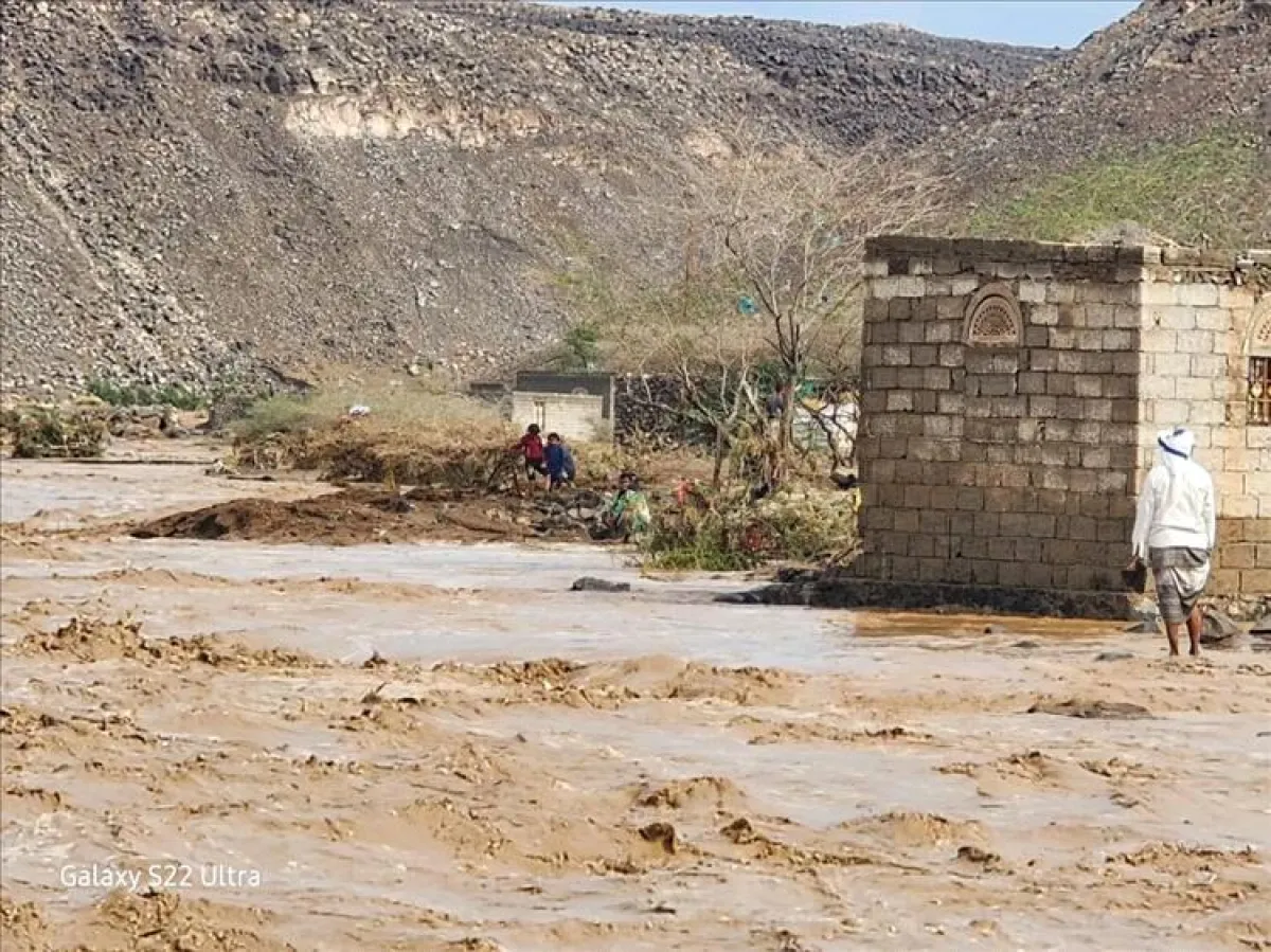 ارتفاع ضحايا السيول في المخا وموزع إلى 21 وفاة بعد العثور على أحد المفقودين