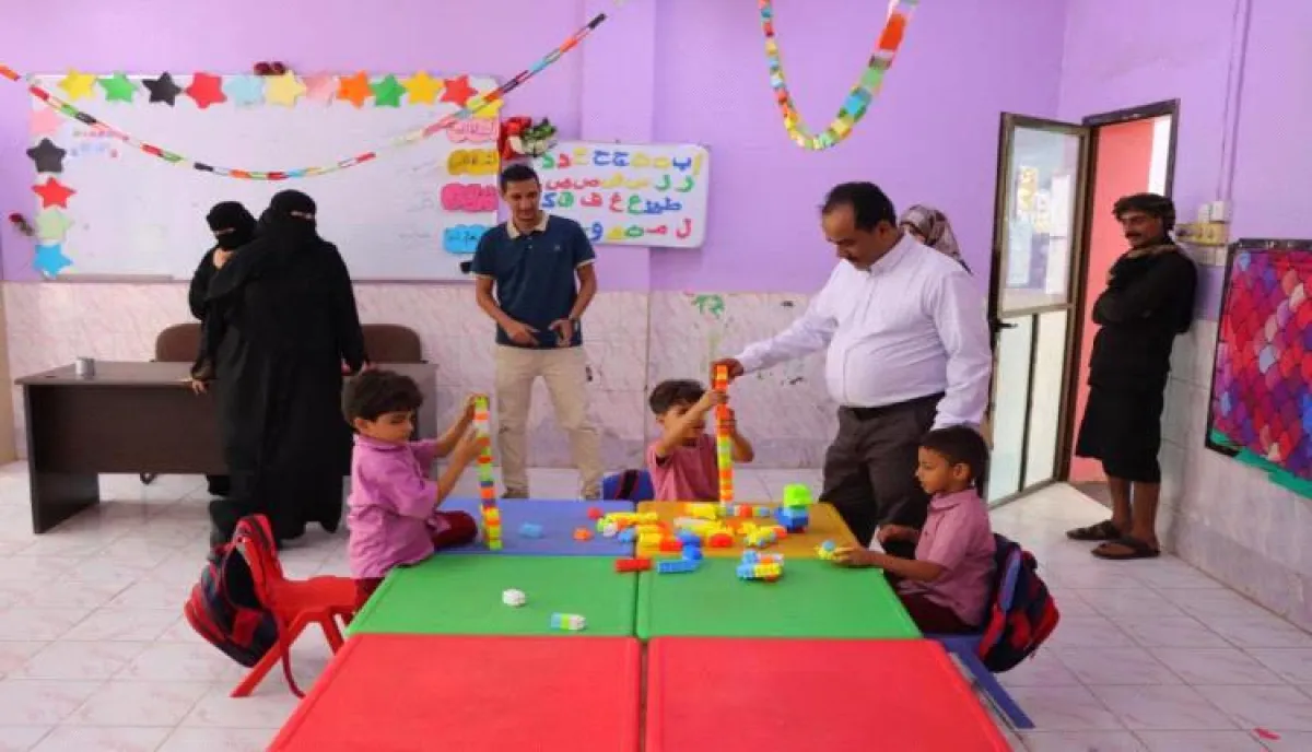 خور مكسر تحتفي بالطفولة… دعم تعليمي يعزز انطلاقة الجيل الجديد