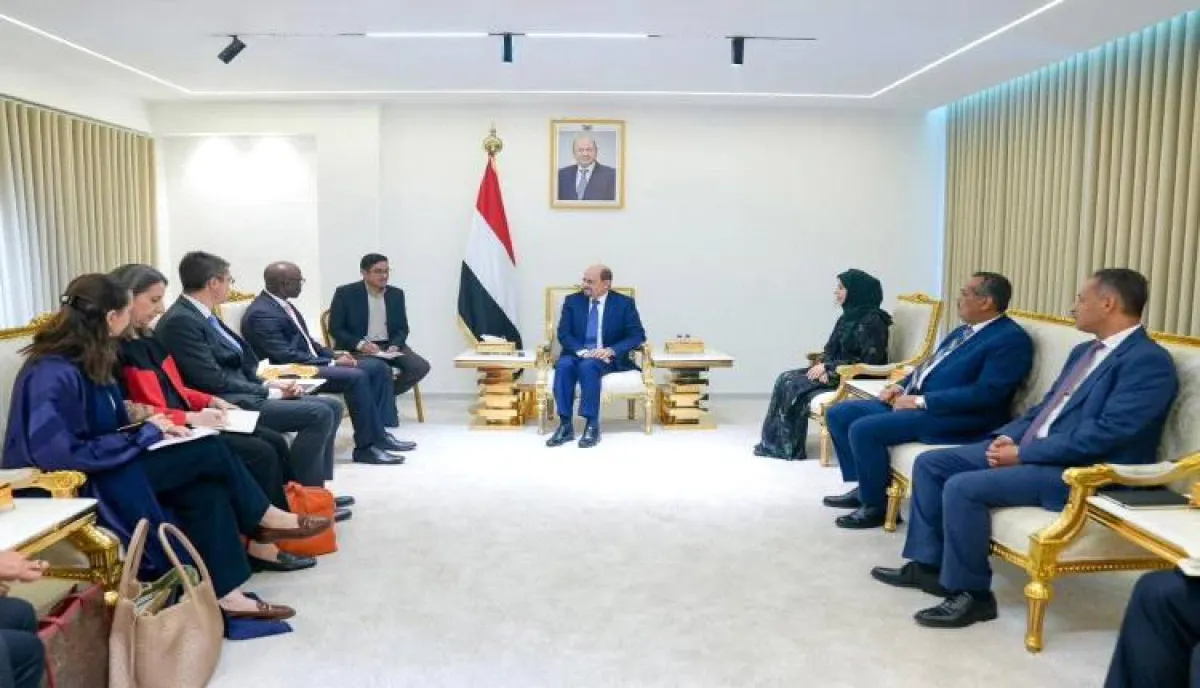 رئيس الوزراء يلتقي نائب رئيس البنك الدولي ويؤكد أهمية تعزيز الشراكة ودعم أولويات الحكومة