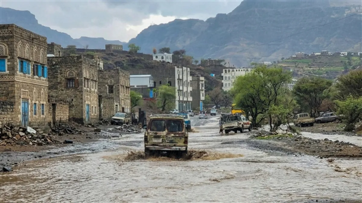 وفاة 15 شخصاً وتضرر آلاف الأسر جراء الأمطار التي شهدتها تعز