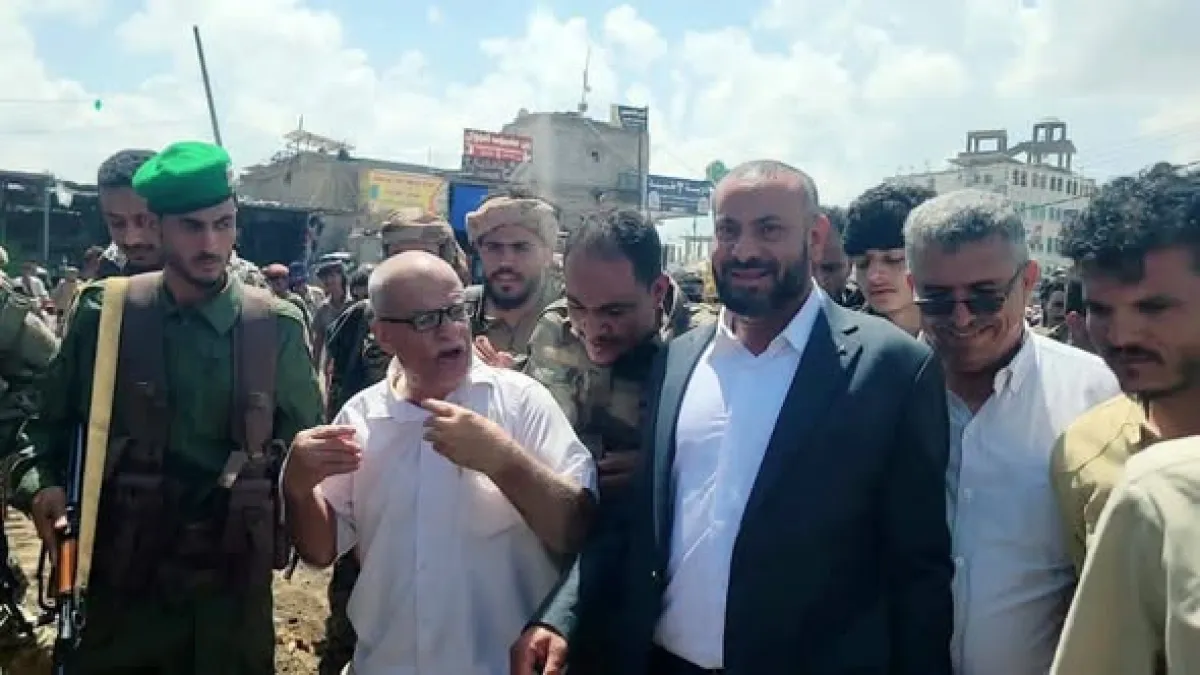محافظ الضالع يبدأ بإلأشراف على تنفيذ هذه الحملة في أكبر أسواق المحافظة ! 