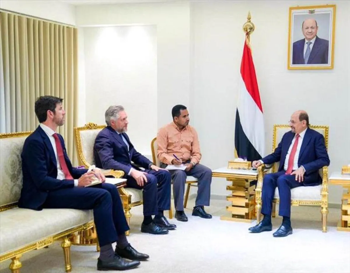 الزنداني يبحث مع سفير الاتحاد الأوروبي في عدن تعزيز الشراكة ودعم أولويات الحكومة