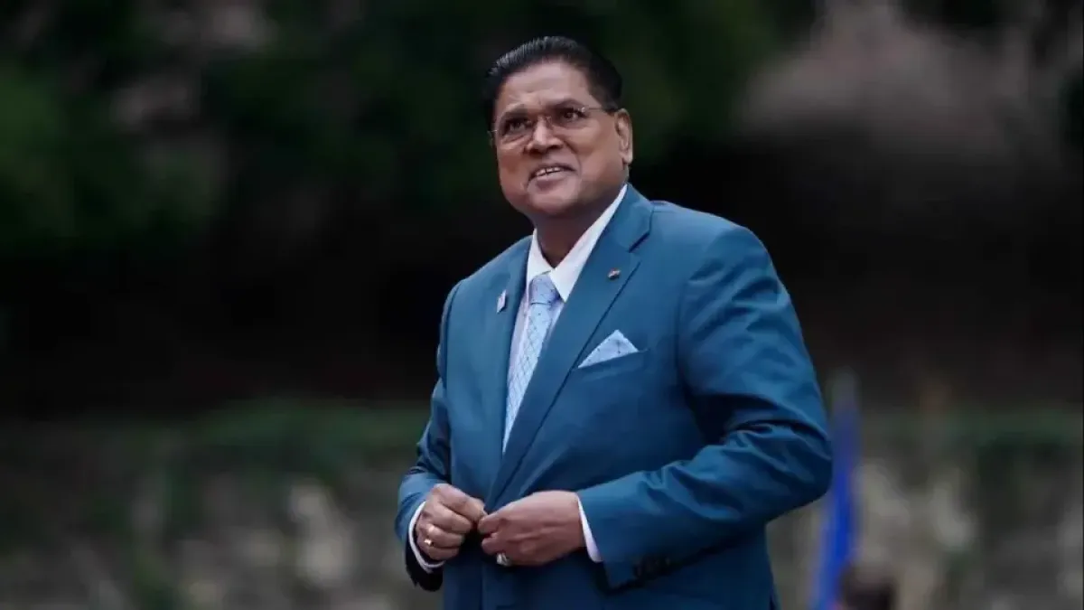 تشان سانتوخي.. الرئيس السابق لسورينام يرحل فجأة عن 67 عاماً