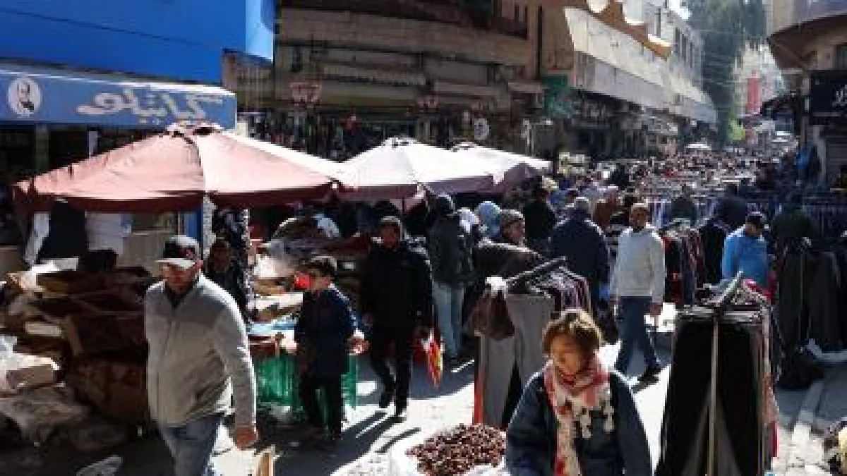 الإمارات تقرر رفع أسعار البنزين.. والاردن يفرض تقشف حكومي صارم