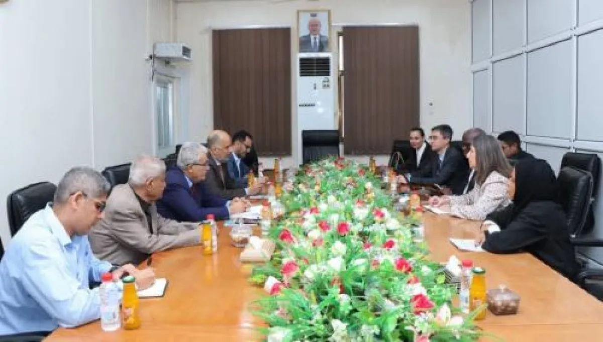 وزير المالية يبحث مع نائب رئيس البنك الدولي دعم واستقرار الاقتصاد الوطني