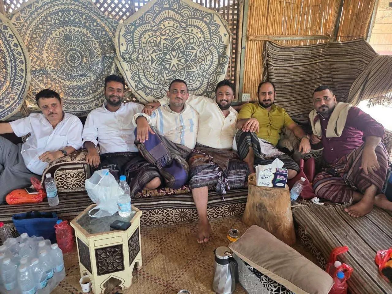 بعد إعلان حل المجلس الانتقالي في الرياض.. ظهور جديد للصبيحي في عدن يثير التساؤلات