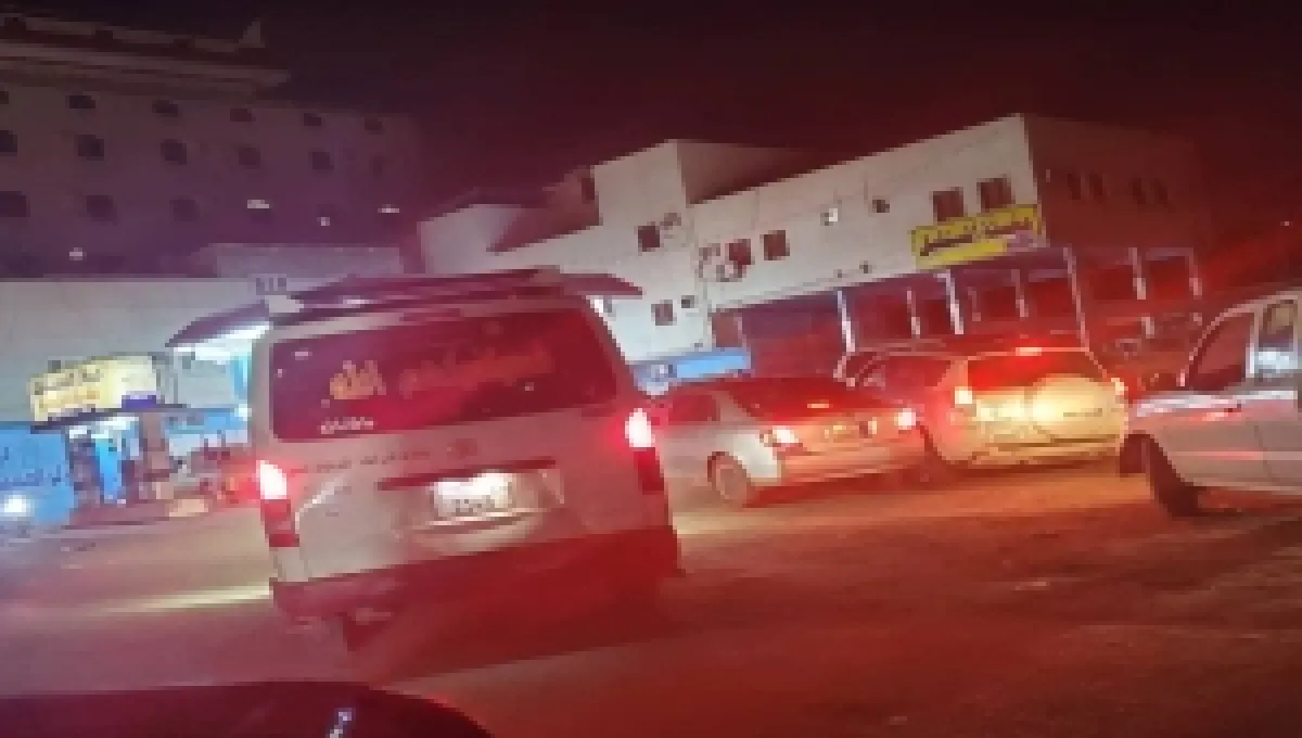 بالتزامن مع طوابير أمام المحطات.. النفط اليمنية تنفي شائعات نفاد البترول من الأسواق المحلية