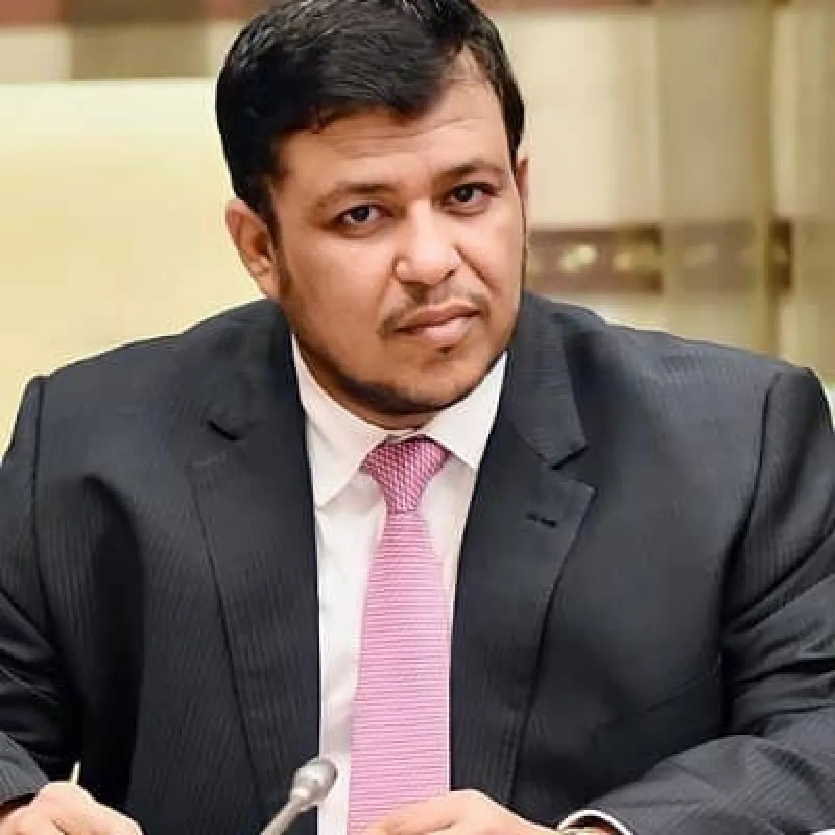 الدكتور عبدالله العليمي يعزي رئيس مجلس النواب بوفاة ابن شقيقه الشيخ عبدالله عبد الواسع البركاني