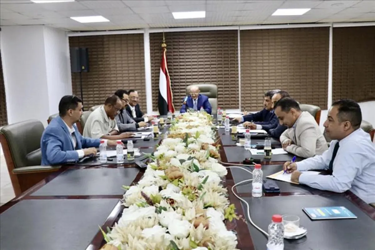 إجراءات حكومية جديدة لتسهيل تمويل الواردات وتسريع الاستيراد في عدن