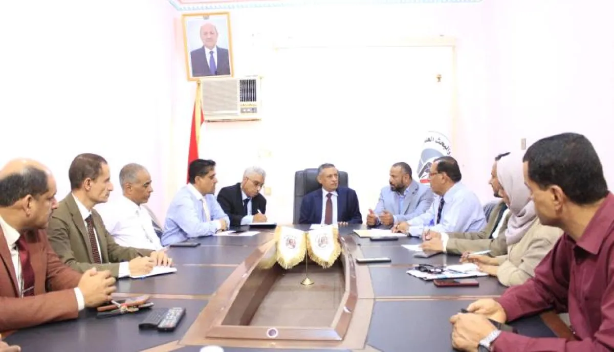 وزير التعليم العالي يناقش تفعيل إنشاء قرار جامعة الضالع وتعزيز التعليم الأكاديمي