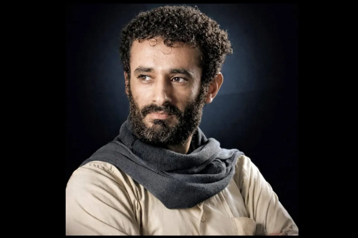 من كواليس “الأعبوس” إلى ساحات فبراير.. المصور وائل العبسي لـ “بيس هورايزونس”: الكاميرا وسيلة نضال كشفت الحقيقة وواجهت زيف النظام