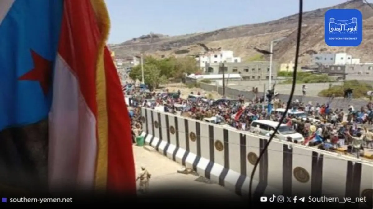 عدن.. عودة القيود على الصحفيين بالتزامن مع إعادة فتح مقار في التواهي
