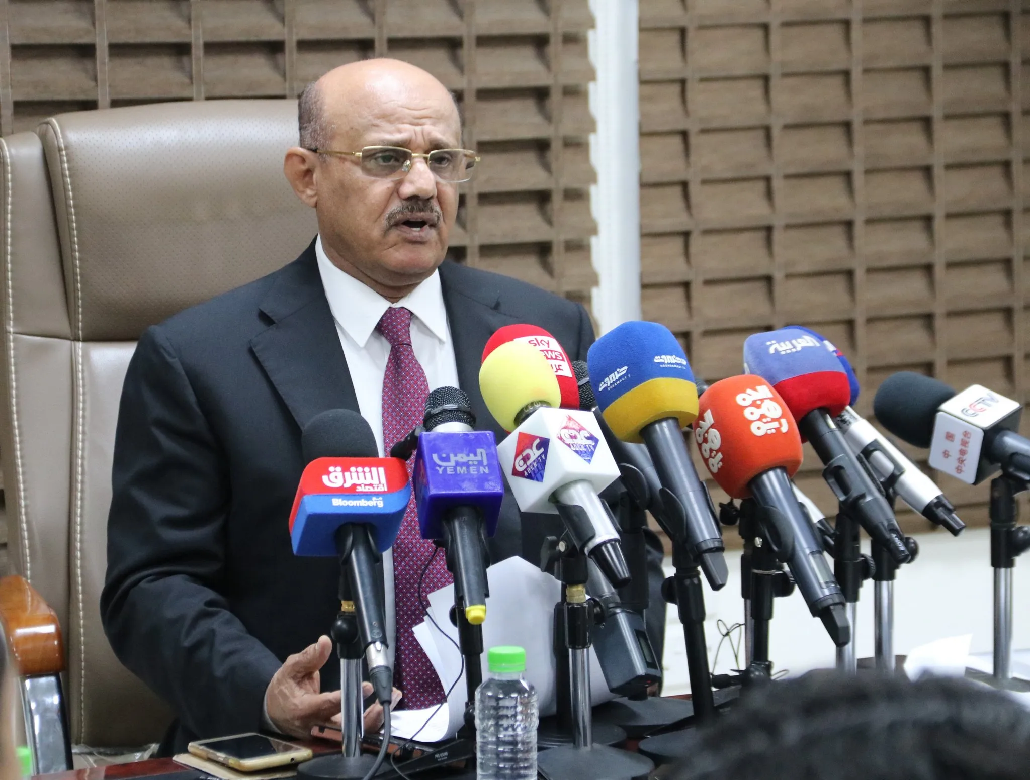 محافظ المركزي: نسعى لتحسين الظروف المعيشية من خلال تعميق التعاون مع صندوق النقد