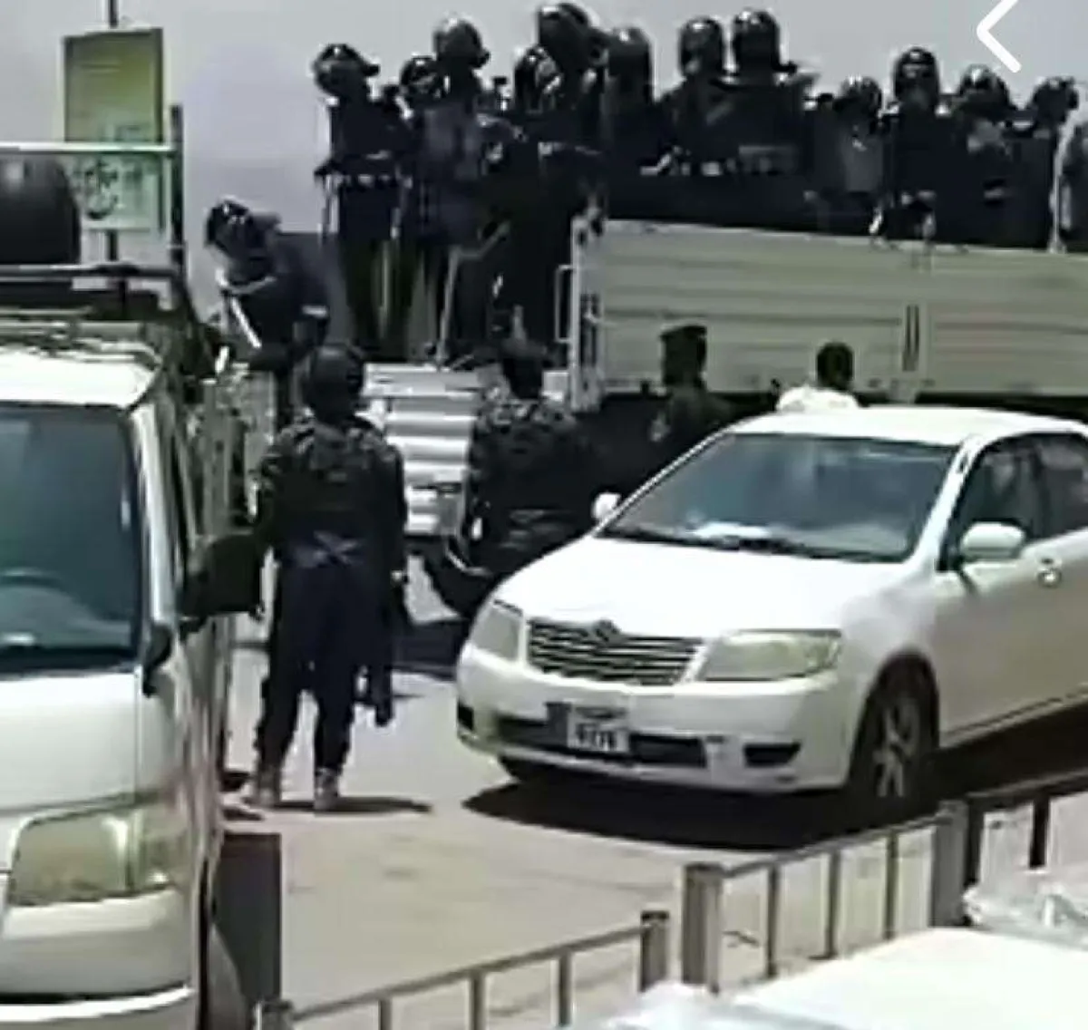 عاجل:تعزيزات امنية كبيرة لمنع مظاهرة الانتقالي