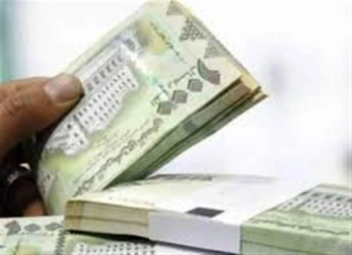 الريال اليمني يحافظ على مكاسبه أمام العملات الأجنبية في عدن وحضرموت