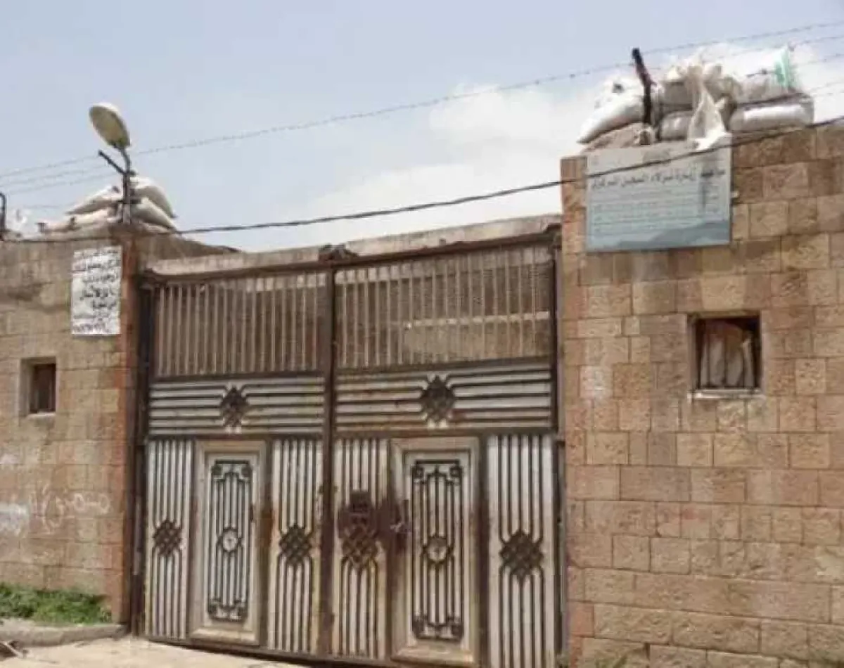 وفاة السجين ”اليافعي” في ظروف غامضة داخل أحد السجون الحوثية في إب