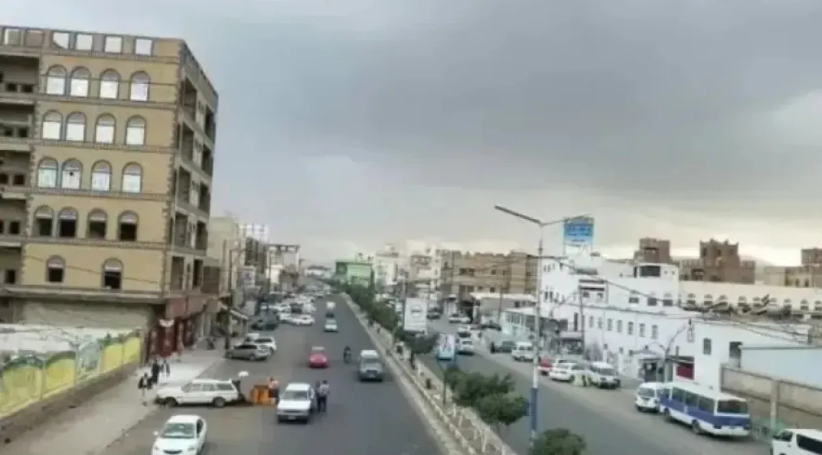 حركة بيع غير مسبوقة لعقارات قيادات حوثية في العاصمة… وتحذيرات للمواطنين