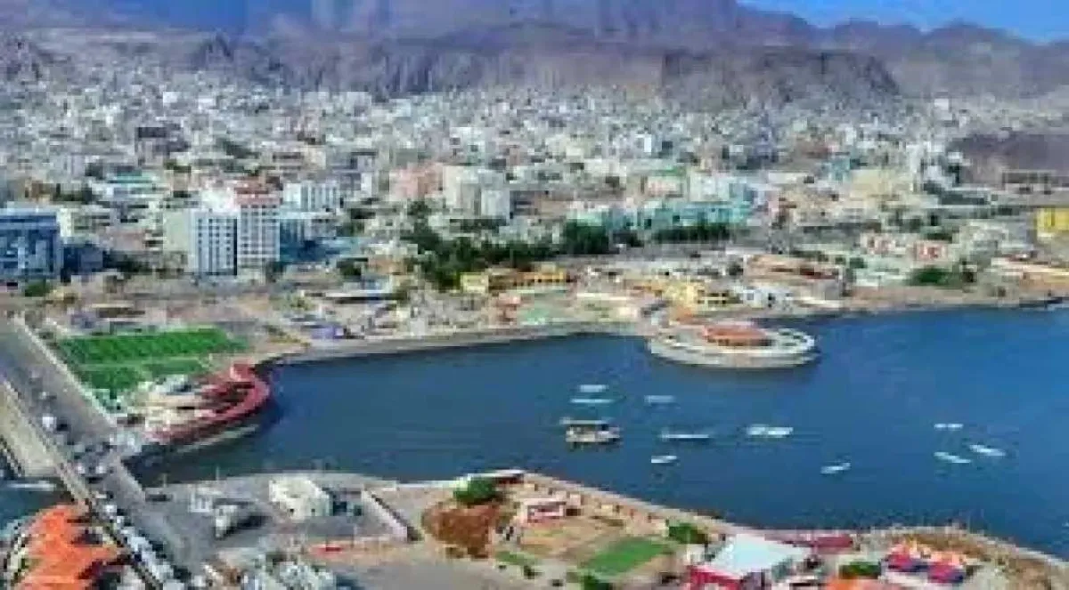 فضيحة كبرى في عدن.. من يحمي ”لوبي الفساد” من الإقالة داخل هيئة الأراضي؟!