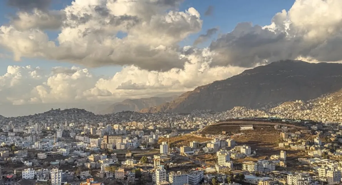 فساد التراخيص في إب: أبراج سكنية خارج المواصفات ومخاوف من الانهيار