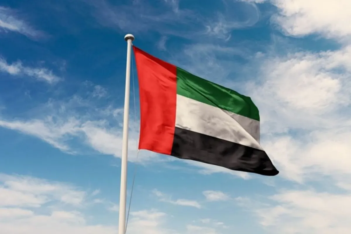 الامارات: دفاعاتنا الجوية تعاملت مع 12 صاروخًا باليستيًا وصاروخين جوالين و19 طائرةً مسيّرة
