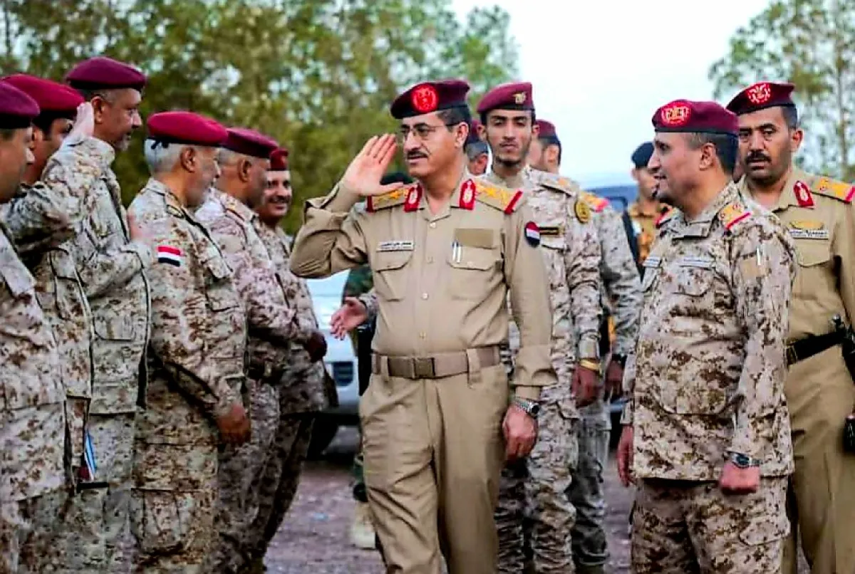 وزير الدفاع اليمني: المنطقة الثالثة بمأرب مثلت النواة الأولى لإعادة بناء القوات المسلحة بعد الانقلاب