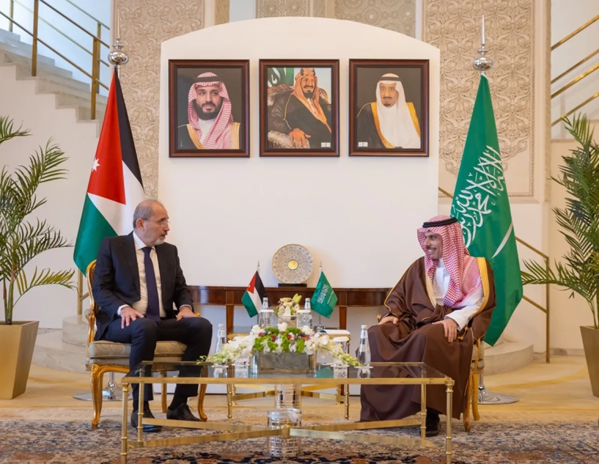 وزير خارجية السعودية يبحث مع نظيره الأردني الاعتداءات الإيرانية والأوضاع في سوريا وفلسطين