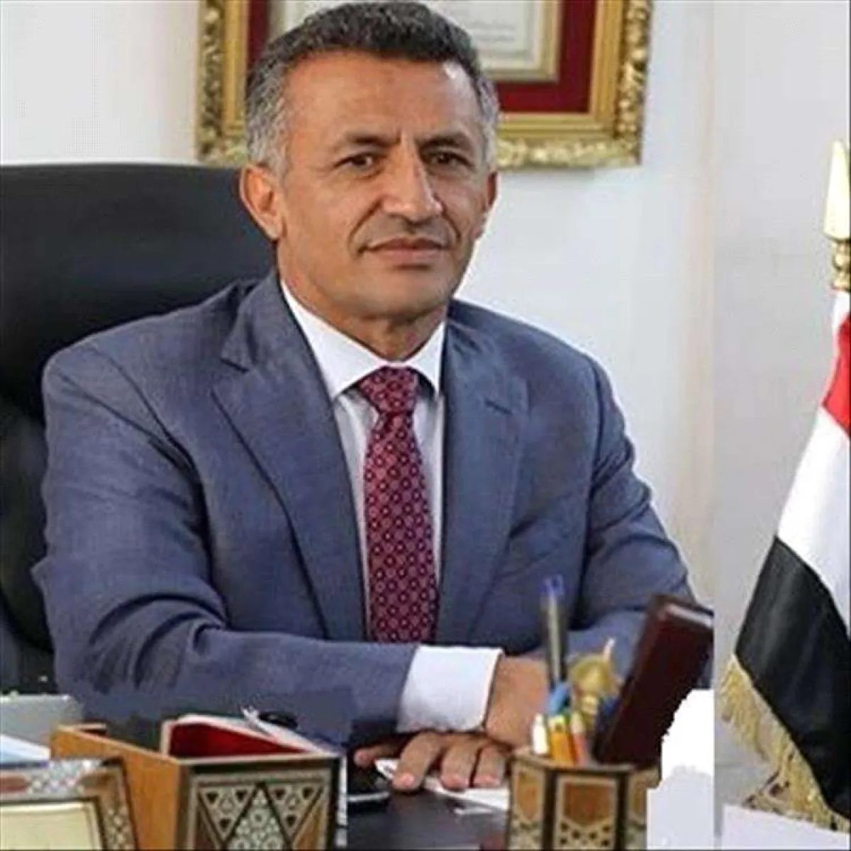 قيادي حو ثي سابق يتحدث عن الانقسام المالي بين عدن وصنعاء