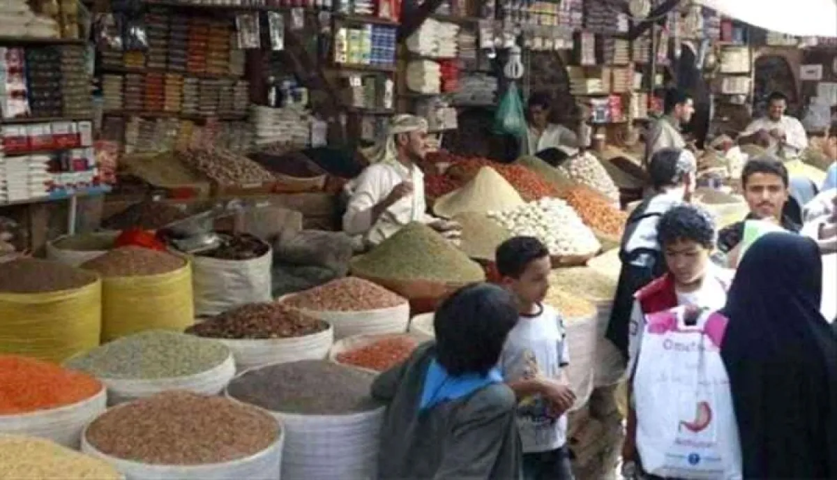 موجة غلاء فاحشة تضرب صنعاء والتجار يستغلون البضائع القديمة بأسعار جديدة