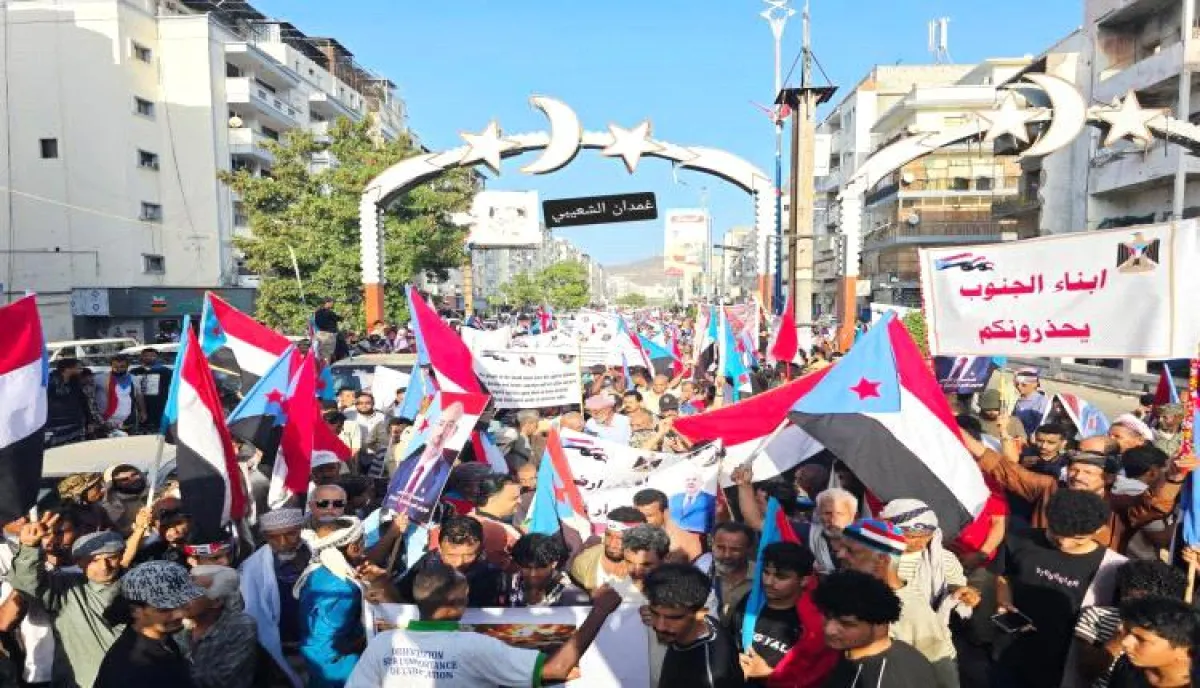 انتقالي عدن يعلن تضامنه مع حضرموت ويدين أحداث القمع ويؤكد تمسكه بخياراته السياسية