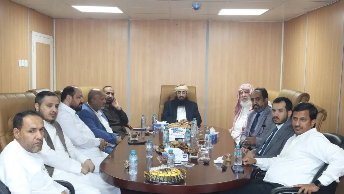 وزير الأوقاف يتفقد جاهزية أسطول نقل حجاج اليمن بين مطار جدة والمشاعر المقدسة