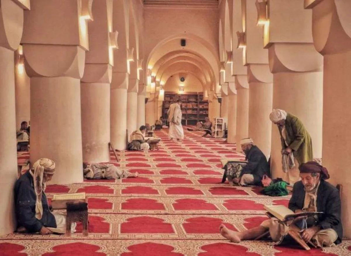 إغلاق مساجد على مصلين في المحويت وسجن شاب بعد احتجاجه .. تفاصيل