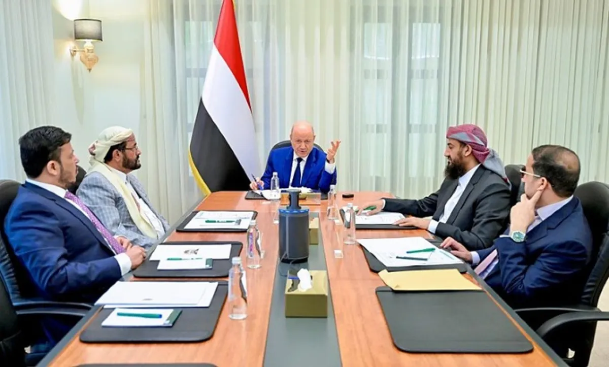 الرئاسي اليمني يقر حمزة توصيات لضمان تدفق السلع واستدامة الخدمات ويوجه تحذيرا قويا لـ الحوثيين