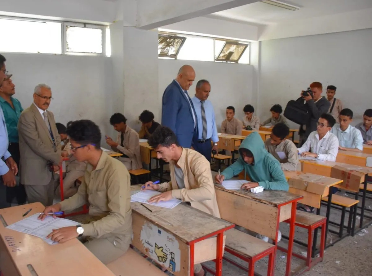 مكتب التربية بتعز يمنع حرمان الطلاب من الاختبارات بسبب الرسوم الدراسية