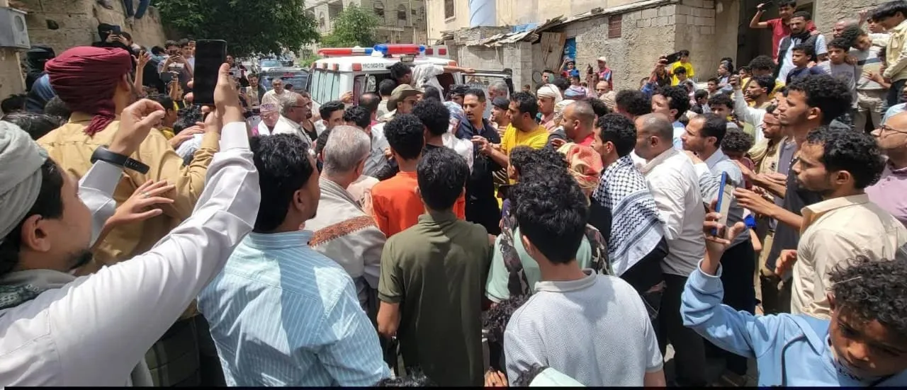 وداع حزين في تعز… جموع غفيرة تشارك في تشييع الطفل أيلول..صور