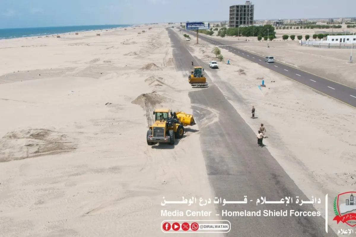 درع الوطن ترفع خطر الكثبان عن طريق عدن – أبين