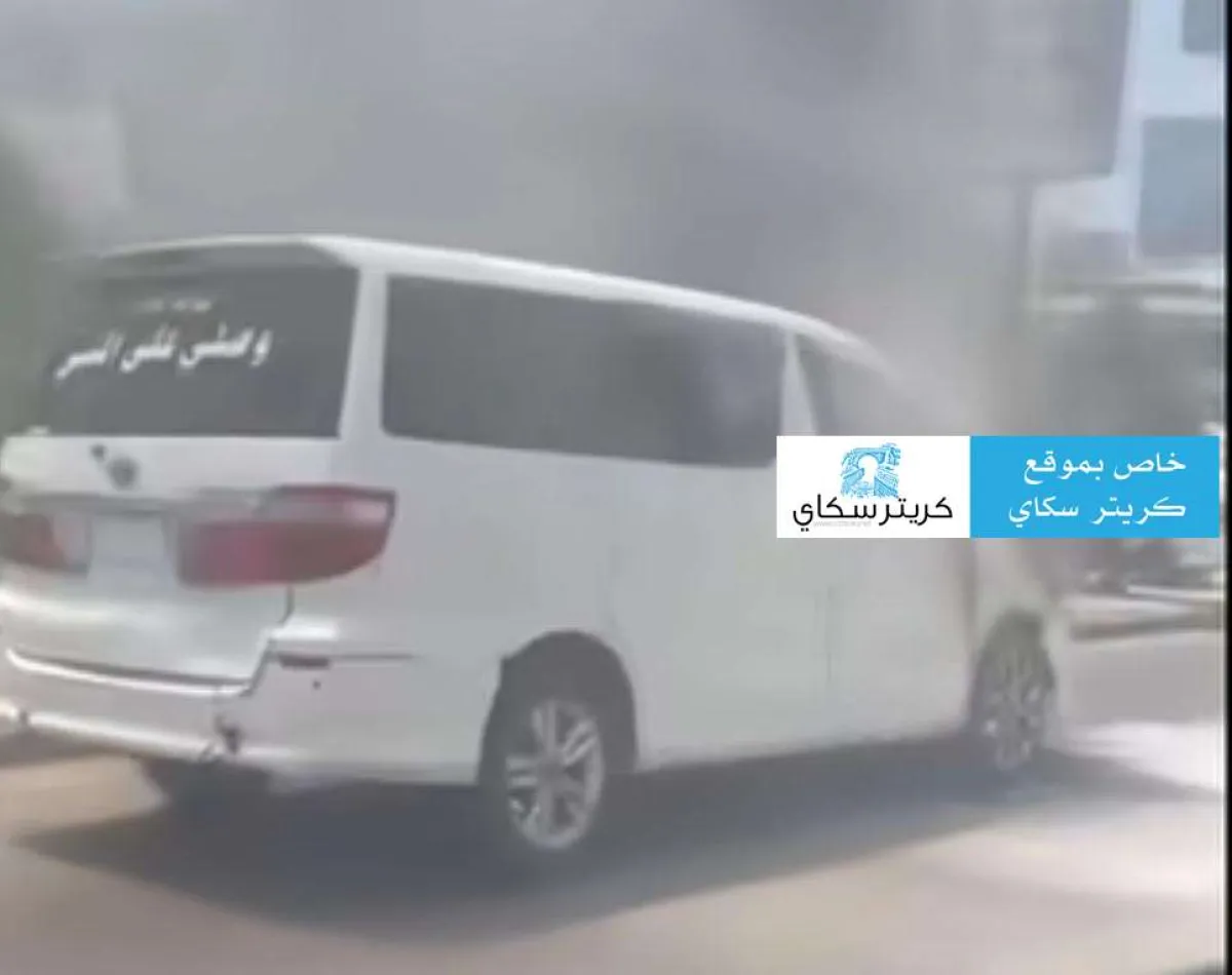عاجل: حريق مفاجئ يلتهم باصاً بعدن