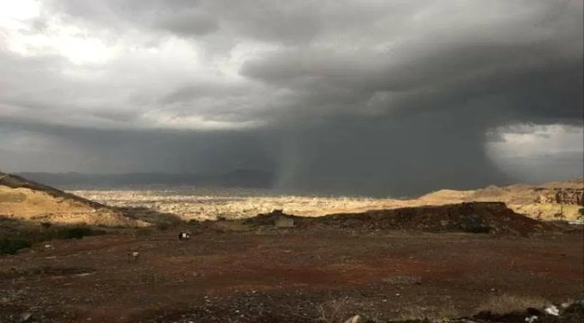 الأرصاد تتوقّع أمطاراً رعدية في أجزاء من السواحل والمرتفعات الجبلية باليمن